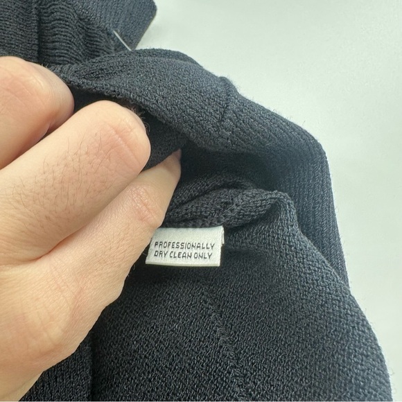 NEW St John Black Santana Knit Fit n Flare Pleated Business Wear Skirt Size 10 - Picture 7 of 7